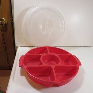 Rubbermaid Red Segmented Container 2 pieces